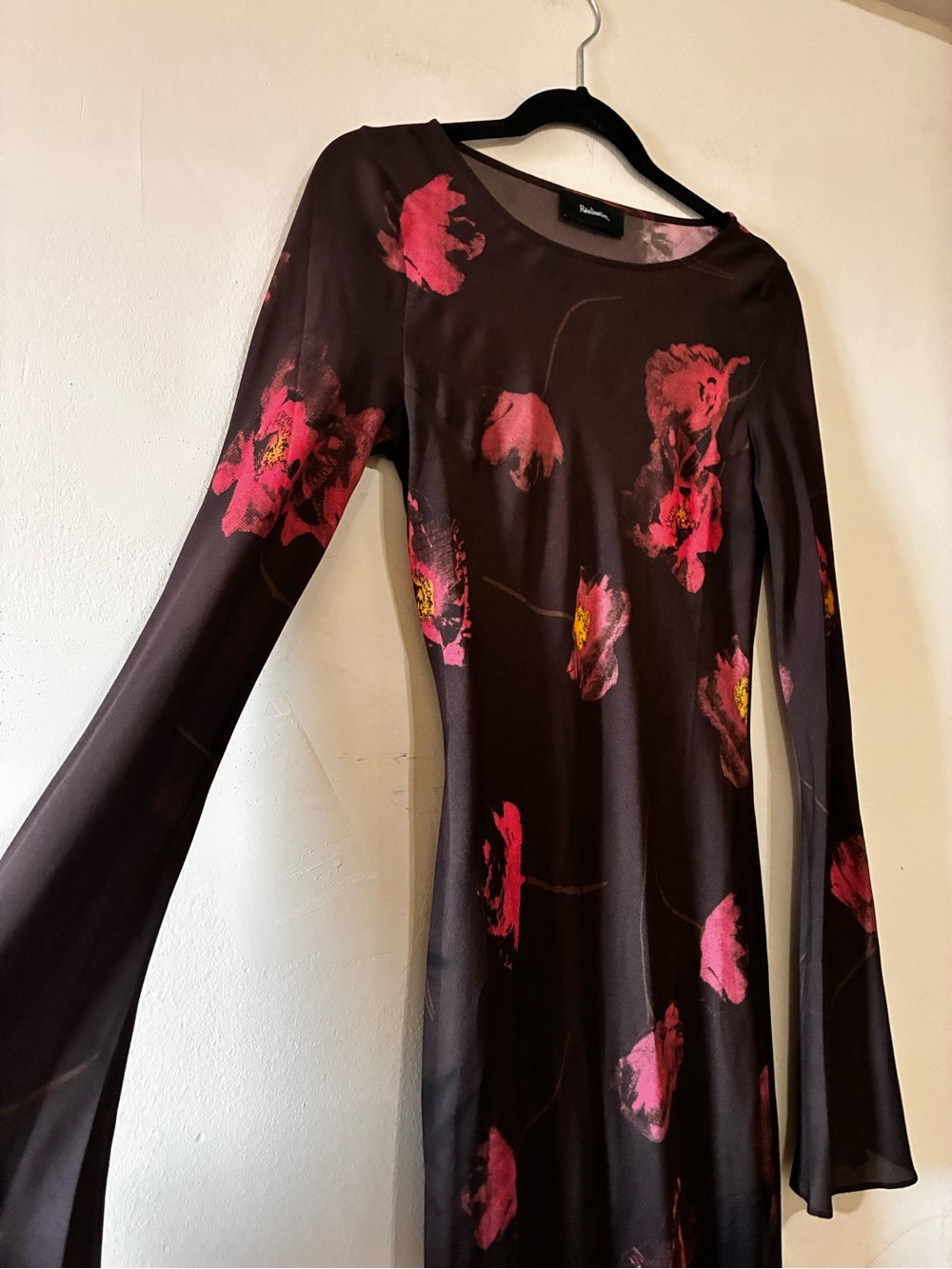 Realisation par Long-Sleeve Floral Maxi Dress with Pink Accents - Picture 4 of 4